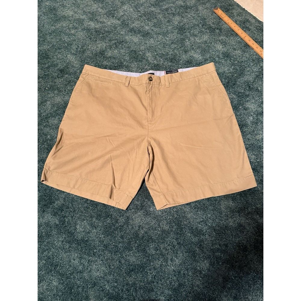 NEW Tommy Hilfiger Shorts Mens 44 Khaki Flat Front Classic Fit‎ Preppy 9" Inseam